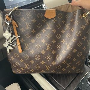 Graceful PM Louis Vuitton handbag!